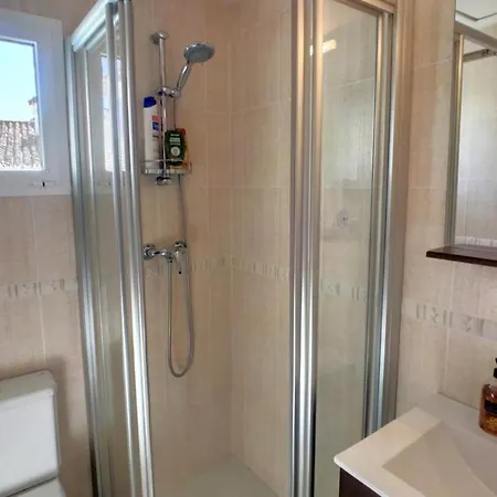 Beachfront 4-bed Pet-friendly Poolside Flat Estepona