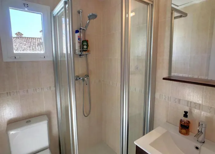 Beachfront 4-bed Pet-friendly Poolside Flat Estepona