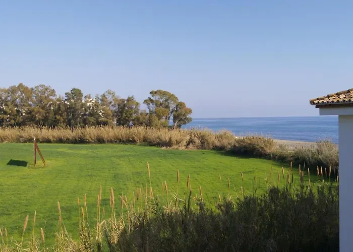 Appartement Beachfront 4-bed Pet-friendly Poolside Flat Estepona